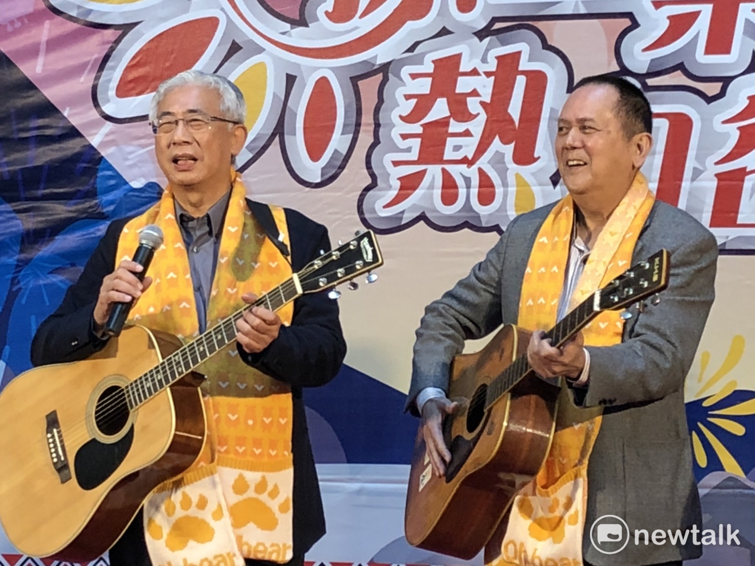 陳盛山說,谷關場邀請許多在地的原住民舞團熱舞,也有原民青年樂團—虹谷樂團、最佳美聲組合—知己二重唱、偶像團體MODS成員陳謙文等一起表演,將在民歌、搖滾、原民等多種歌舞聲中迎接新的一年。 圖:王鵬宇/攝 陳盛山說,谷關場邀請許多在地的原住民舞團熱舞,也有原民青年樂團—虹谷樂團、最佳美聲組合—知己二重唱、偶像團體MODS成員陳謙文等一起表演,將在民歌、搖滾、原民等多種歌舞聲中迎接新的一年。 圖:王鵬宇/攝