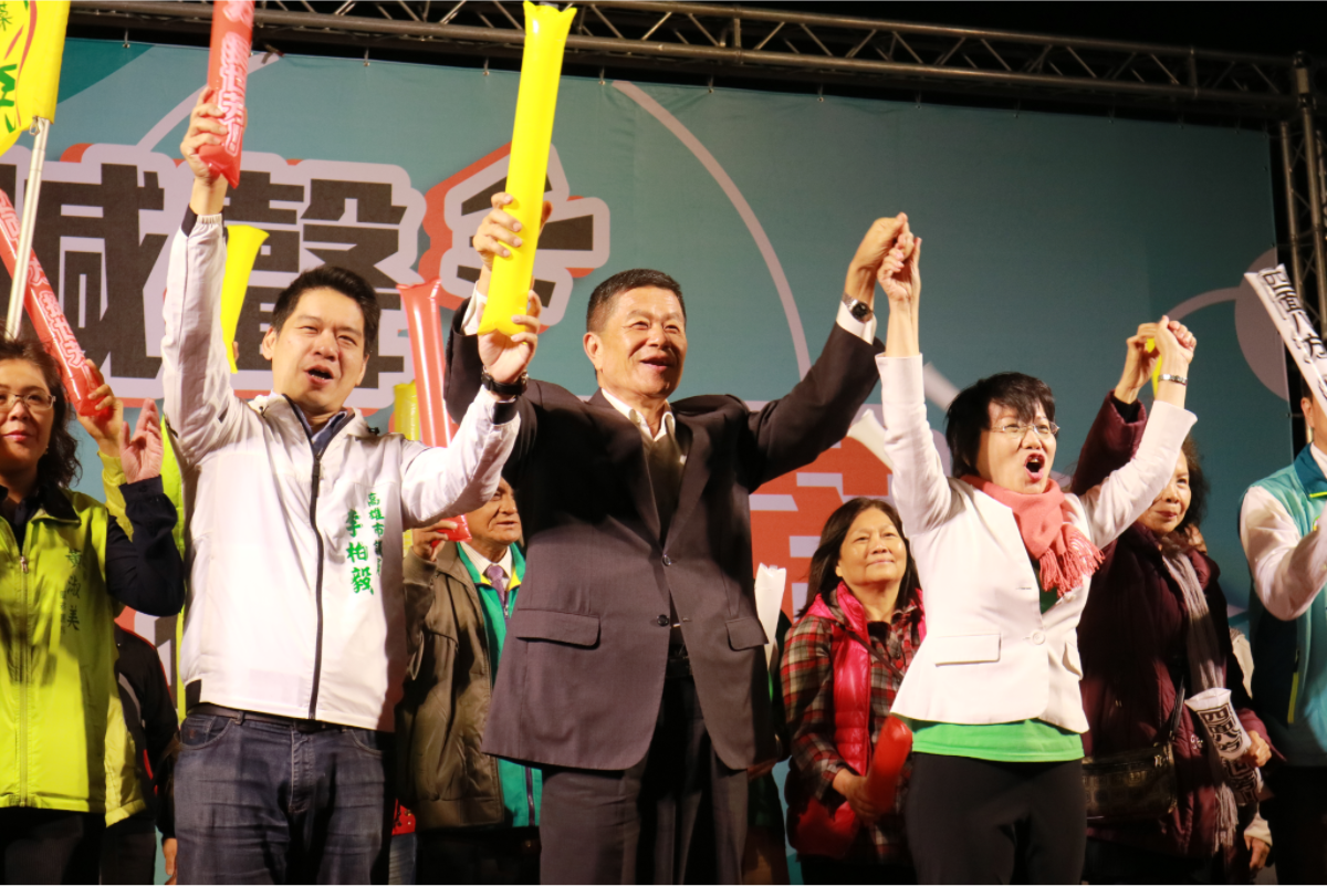劉世芳接著細說,在2009年,接受陳菊市長的邀請,擔任高雄世界運動會總執行長。當時,兩個重要的場館-巨蛋、主場館都在左楠,進度延宕許久。在有限的資源下,仍咬緊牙關戮力籌備世運。當2009年世運被譽為「史上最成功的世運」時,大家用行動向世界證明,展現屬於高雄的榮耀與驕傲。 劉世芳接著細說,在2009年,接受陳菊市長的邀請,擔任高雄世界運動會總執行長。當時,兩個重要的場館-巨蛋、主場館都在左楠,進度延宕許久。在有限的資源下,仍咬緊牙關戮力籌備世運。當2009年世運被譽為「史上最成功的世運」時,大家用行動向世界證明,展現屬於高雄的榮耀與驕傲。