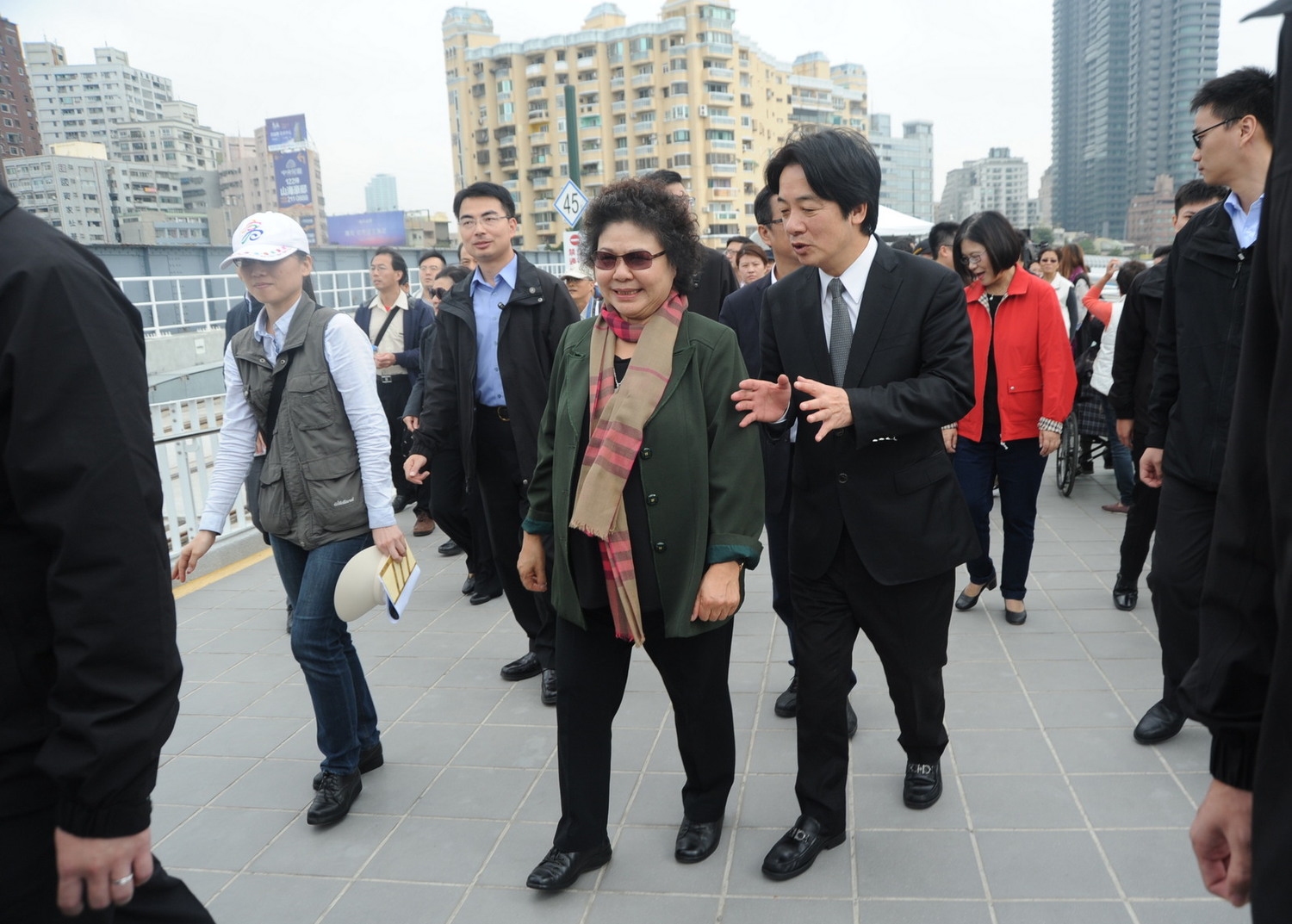 陳菊表示,愛河灣是高雄港發展起點,亞洲新灣區建設持續進行,盼行政院大力支持,讓海洋文化及流行音樂中心硬體設備能如期如質完工。 圖:高雄市政府提供 陳菊表示,愛河灣是高雄港發展起點,亞洲新灣區建設持續進行,盼行政院大力支持,讓海洋文化及流行音樂中心硬體設備能如期如質完工。 圖:高雄市政府提供