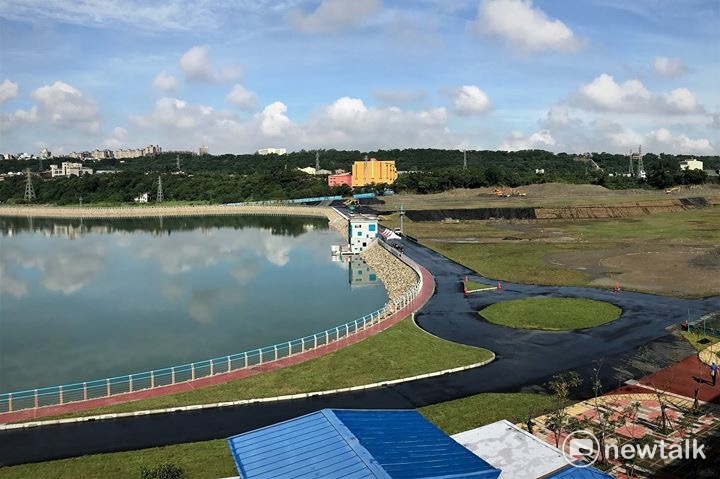 位於桃園市大溪區的中庄調整池清晨及傍晚時分,散步於環湖道路上,清風徐徐,湛藍湖水,襯以兩岸青山、綠濛濛的田園,未來必為桃園休閒好去處。 圖:翻攝自花漾北水臉書 位於桃園市大溪區的中庄調整池清晨及傍晚時分,散步於環湖道路上,清風徐徐,湛藍湖水,襯以兩岸青山、綠濛濛的田園,未來必為桃園休閒好去處。 圖:翻攝自花漾北水臉書
