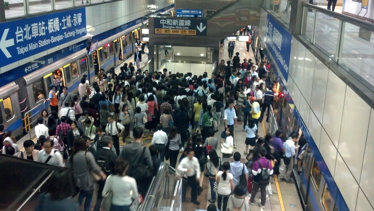 根據1111人力銀行調查,僅6.5%企業積極響應政府加薪;39%企業不跟進。 圖 : 翻攝自Disp BBS 根據1111人力銀行調查,僅6.5%企業積極響應政府加薪;39%企業不跟進。 圖 : 翻攝自Disp BBS