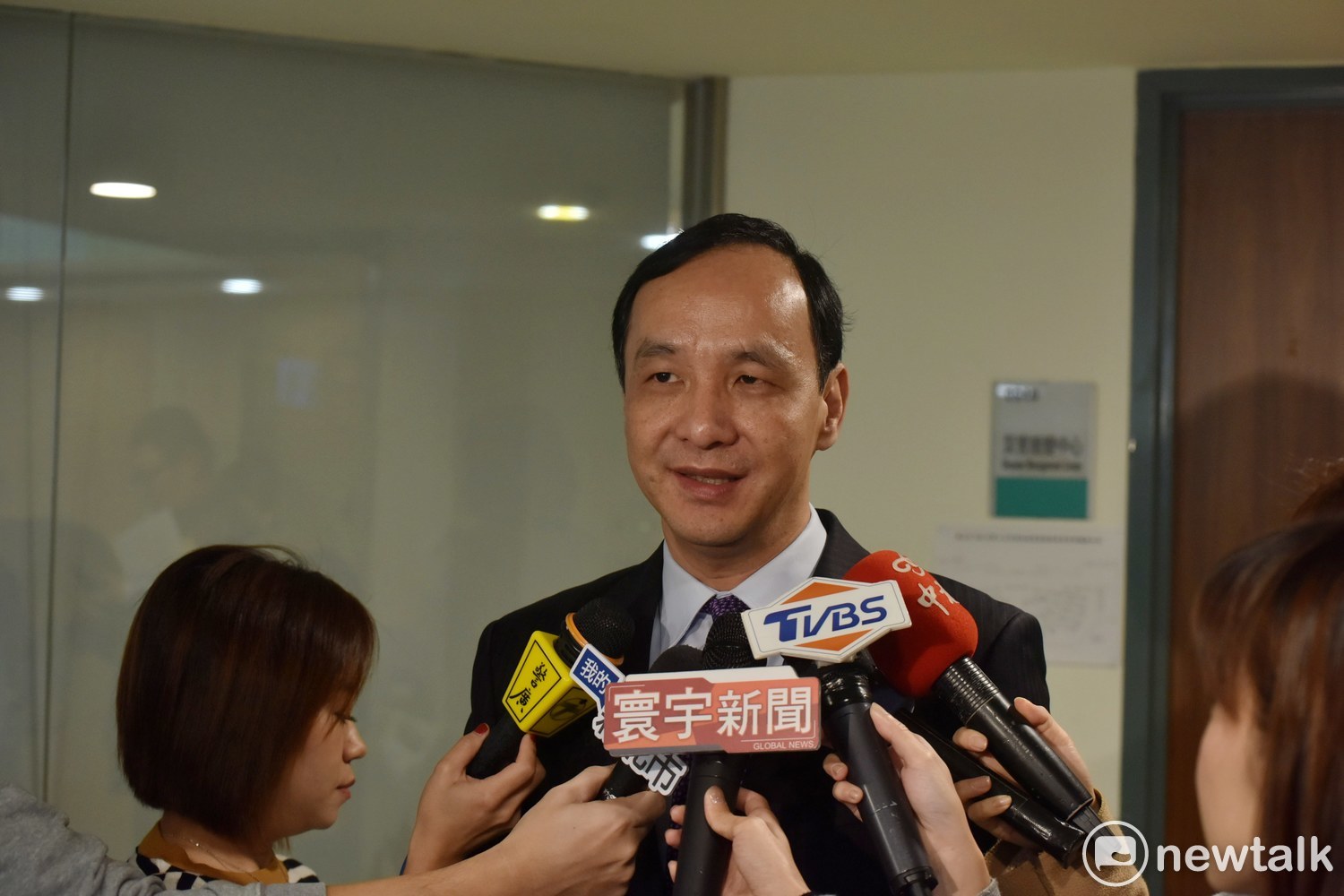 新北市長朱今(27)日宣布新北市6至12歲兒童,搭乘台北捷運將由市府補助給予5折票價優惠。 新北市長朱今(27)日宣布新北市6至12歲兒童,搭乘台北捷運將由市府補助給予5折票價優惠。