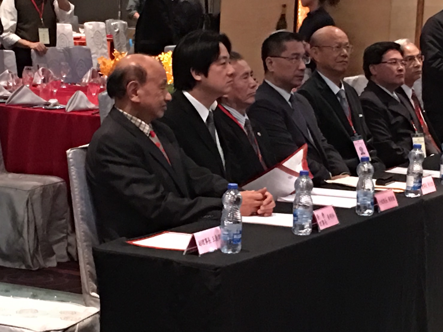 面對一度混亂的場面,賴清德沒有表示任何意見。 圖:張正霖/攝 面對一度混亂的場面,賴清德沒有表示任何意見。 圖:張正霖/攝