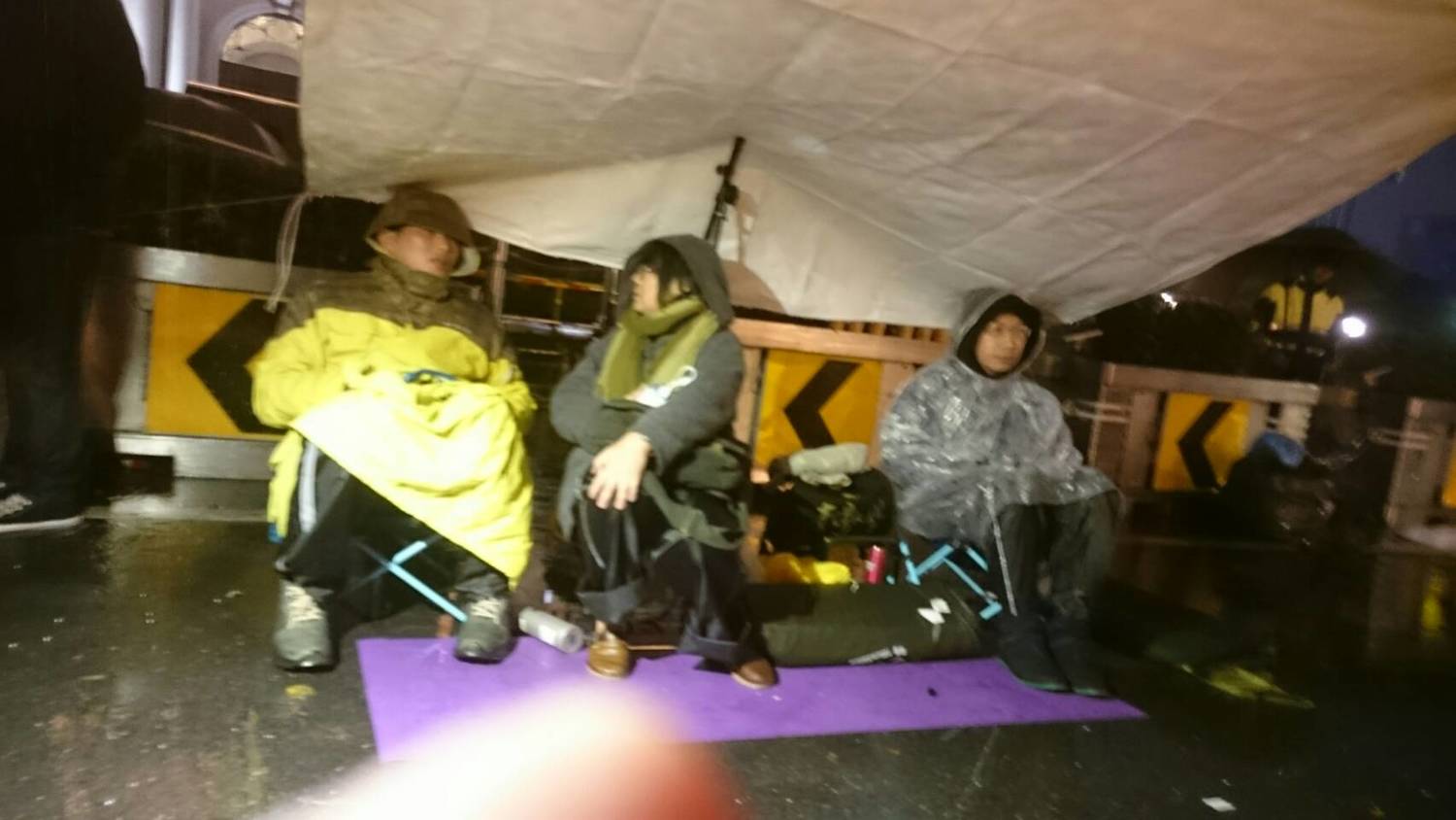 時代力量立委府前禁食活動6日晚間已經超過24小時。 時代力量立委府前禁食活動6日晚間已經超過24小時。