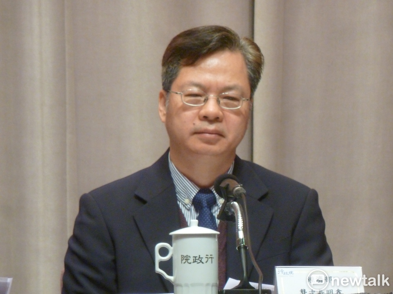 經濟部次長龔明鑫表示,將要求具一定規模的用電大戶有義務設置再生能源,或購買再生能源憑證。 經濟部次長龔明鑫表示,將要求具一定規模的用電大戶有義務設置再生能源,或購買再生能源憑證。
