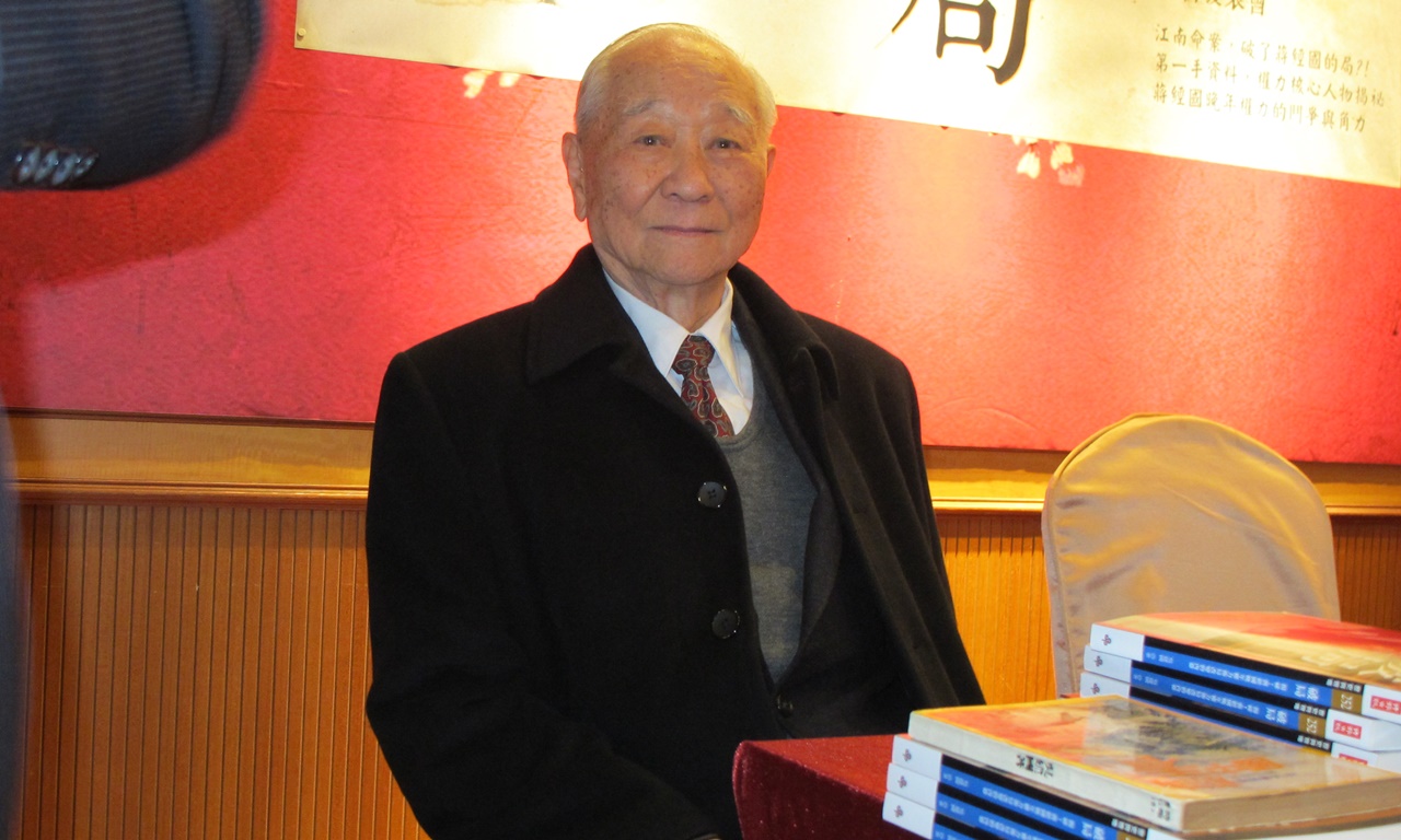 前軍事情報局長汪希苓12日出席「破局」新書發表會前接受媒體訪問。 前軍事情報局長汪希苓12日出席「破局」新書發表會前接受媒體訪問。