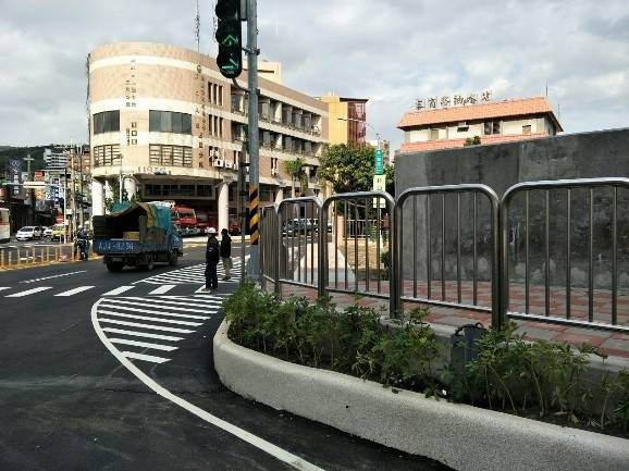 新北市中興路與工商路和新五路口施工後。 圖:新北市政府/提供 新北市中興路與工商路和新五路口施工後。 圖:新北市政府/提供