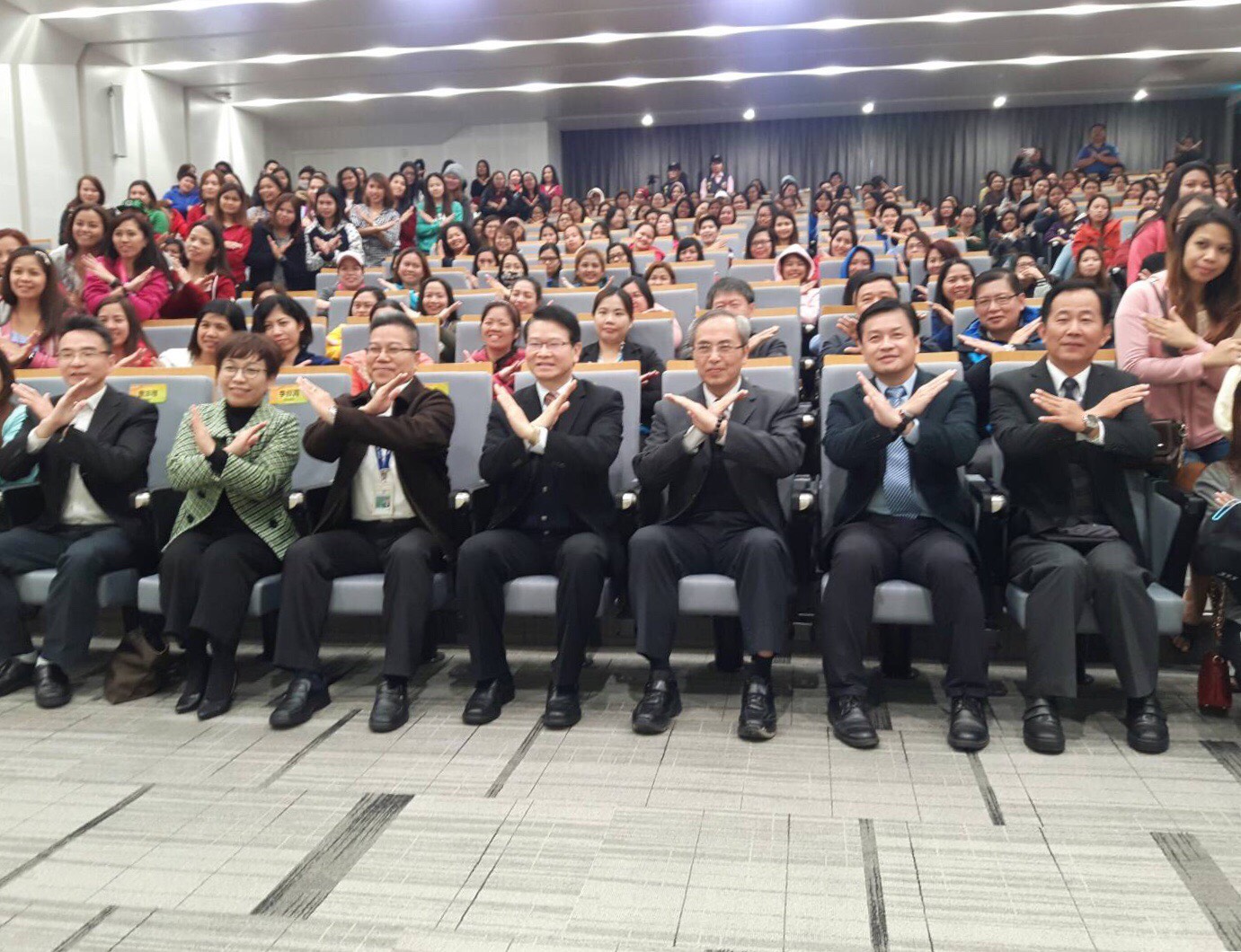 檢警前進加工出口區宣導反毒,現場超過300名外籍移工共同參與。 圖:保安警察第二總隊提供 檢警前進加工出口區宣導反毒,現場超過300名外籍移工共同參與。 圖:保安警察第二總隊提供