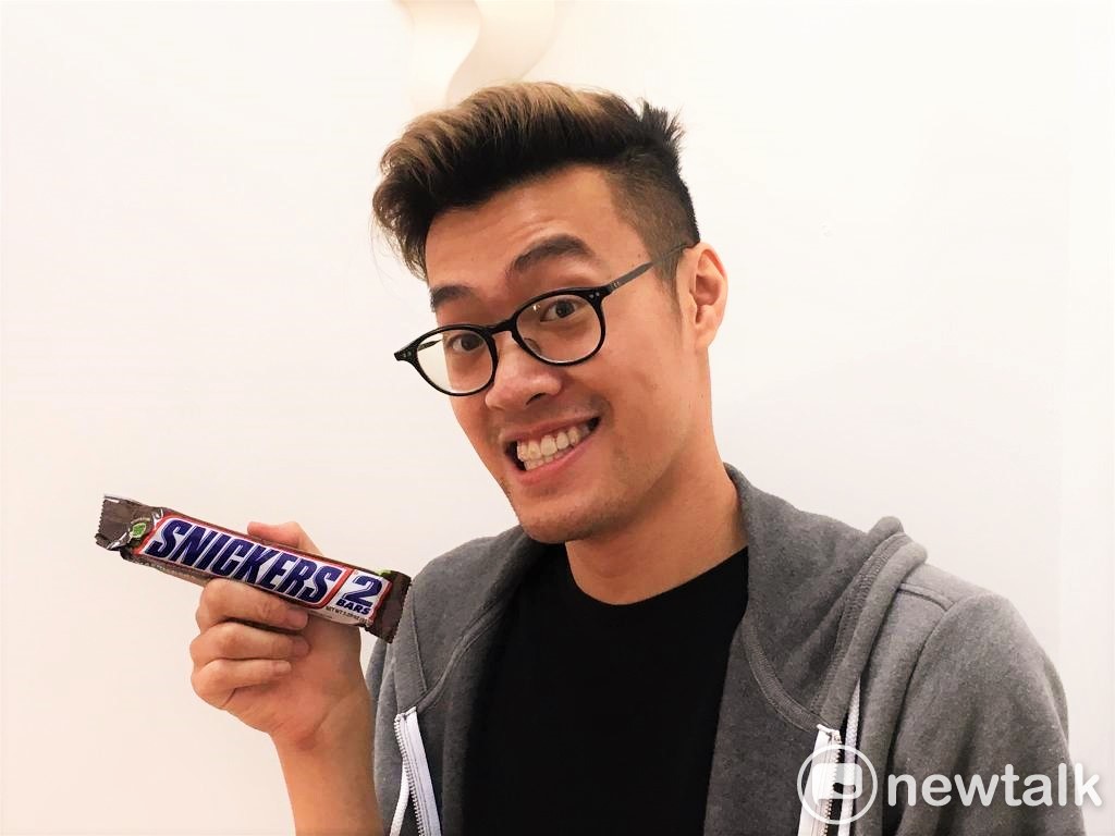 北美電競俱樂部FlyQuest近日宣布他們將與知名巧克力棒廠商士力架(SNICKERS)合作。照片中為FlyQuest AD選手WildTurtle。 北美電競俱樂部FlyQuest近日宣布他們將與知名巧克力棒廠商士力架(SNICKERS)合作。照片中為FlyQuest AD選手WildTurtle。