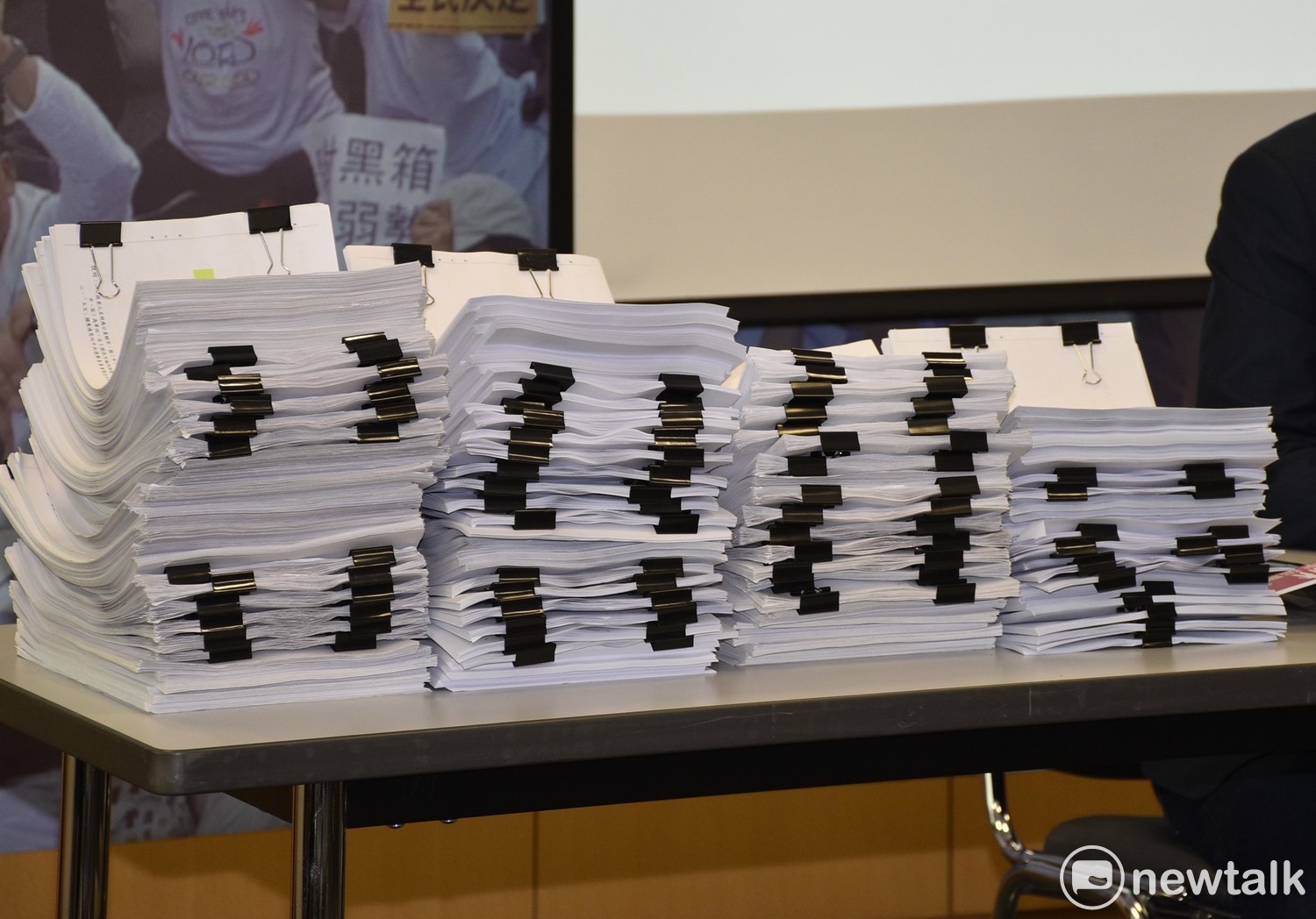 幸福盟日前將3000多份連署書送至中選會。 圖:黃韋銓/攝 幸福盟日前將3000多份連署書送至中選會。 圖:黃韋銓/攝