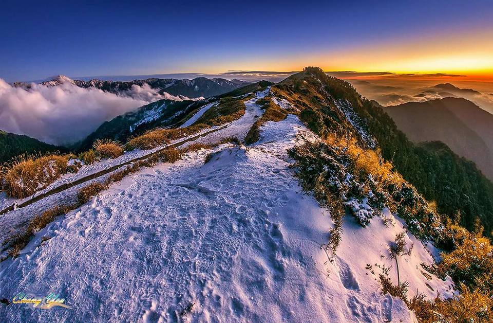 追雪族可要多注意氣象局預報的「小雪花」,上山前也要做好相關準備,才不會敗興而歸。 圖:《合歡山賞雪機動團》FB Lin Cheng Yea/提供 追雪族可要多注意氣象局預報的「小雪花」,上山前也要做好相關準備,才不會敗興而歸。 圖:《合歡山賞雪機動團》FB Lin Cheng Yea/提供