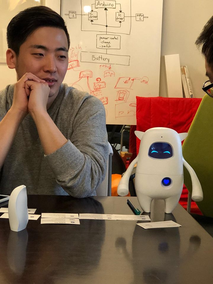 韓國新創公司的人工智慧英語溝通機器人。 圖:端木雲/攝 韓國新創公司的人工智慧英語溝通機器人。 圖:端木雲/攝
