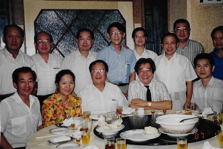 王世榕與同學歡迎台獨聯盟前副主席陳希寬。 圖:王世榕/提供 王世榕與同學歡迎台獨聯盟前副主席陳希寬。 圖:王世榕/提供