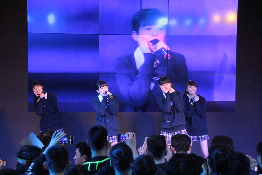 擁有次世代的電音曲風、整齊規律的舞步、日本偶像的可愛文化,集結成三人三色的偶像團體「Cupitron」 擁有次世代的電音曲風、整齊規律的舞步、日本偶像的可愛文化,集結成三人三色的偶像團體「Cupitron」