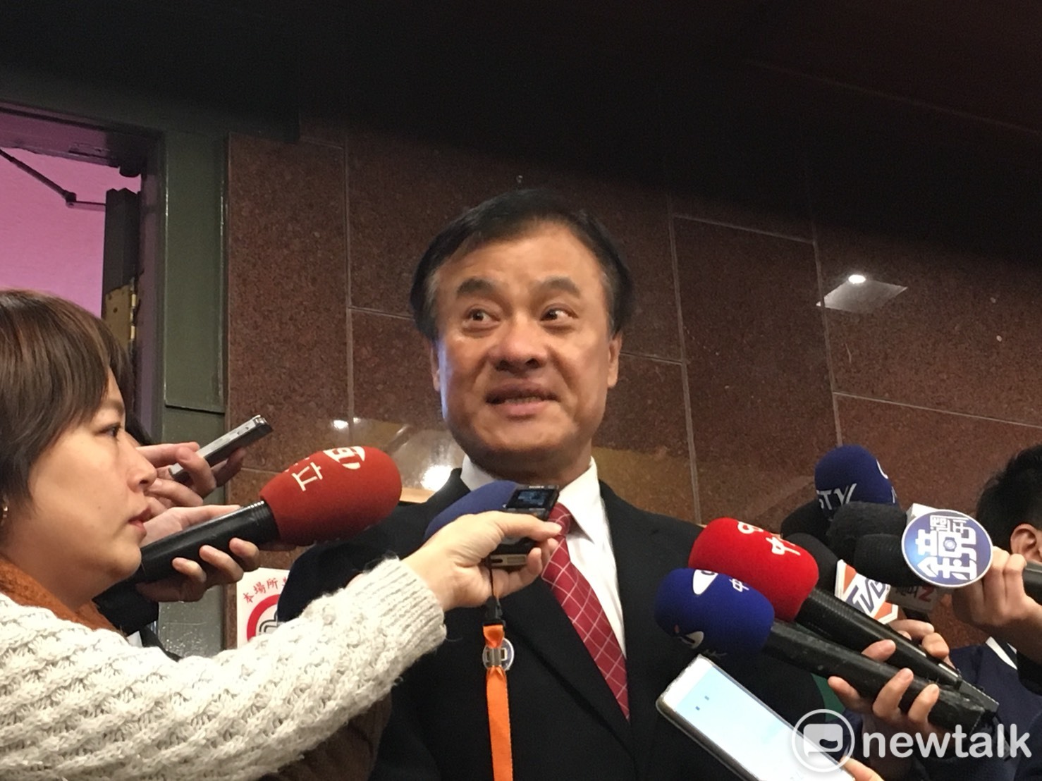 國慶籌備會主任委員蘇嘉全表示,經過今日成立大會委員討論通過,今年仍以帶給國人歡樂、年輕、有活力的國慶活動為目標。 國慶籌備會主任委員蘇嘉全表示,經過今日成立大會委員討論通過,今年仍以帶給國人歡樂、年輕、有活力的國慶活動為目標。