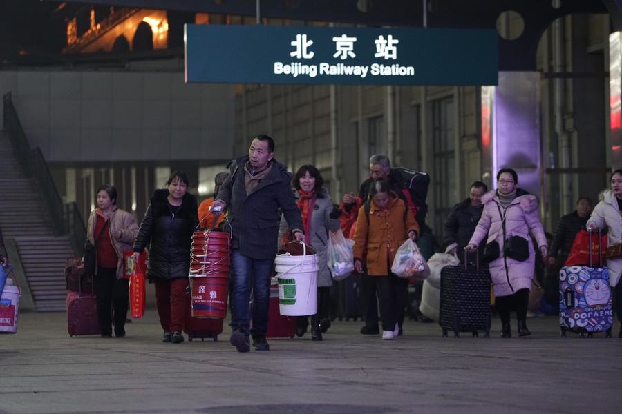 農曆年將近,每年全球最大人口移動潮在本月正式啟動,中國春運預計在這40天內,將有近30億旅客開始返鄉。 圖 : 翻攝自網易 農曆年將近,每年全球最大人口移動潮在本月正式啟動,中國春運預計在這40天內,將有近30億旅客開始返鄉。 圖 : 翻攝自網易