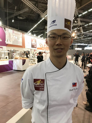 歐洲麵包大展登場,麵包大師賽是重頭戲之一,台灣有3名師傅出賽。其中謝忠祐參加營養麵包項目,做出細緻的蝴蝶麵包,以及具台灣特色的草莓麵包等。 歐洲麵包大展登場,麵包大師賽是重頭戲之一,台灣有3名師傅出賽。其中謝忠祐參加營養麵包項目,做出細緻的蝴蝶麵包,以及具台灣特色的草莓麵包等。