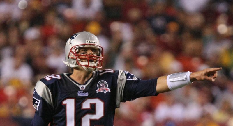 職業美足NFL四分衛布雷迪如果4日順利率領愛國者贏得平紀錄的第6冠,他將成為超級盃冠軍球隊中最年長的四分衛。( 圖 : 取自維基共享資源,作者:Keith Allison,CC BY-SA 2.0 職業美足NFL四分衛布雷迪如果4日順利率領愛國者贏得平紀錄的第6冠,他將成為超級盃冠軍球隊中最年長的四分衛。( 圖 : 取自維基共享資源,作者:Keith Allison,CC BY-SA 2.0
