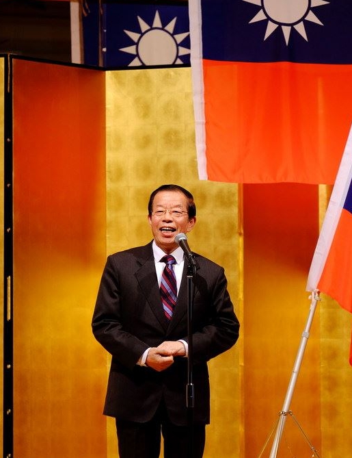 駐日代表謝長廷5日上午將出席雪祭開幕式,為台灣冰雕作品進行剪綵。他昨天抵達札幌,舉行晚宴款待日本友台議員、各日台親善協會人士、僑胞等,氣氛熱烈。 圖:中央社 駐日代表謝長廷5日上午將出席雪祭開幕式,為台灣冰雕作品進行剪綵。他昨天抵達札幌,舉行晚宴款待日本友台議員、各日台親善協會人士、僑胞等,氣氛熱烈。 圖:中央社