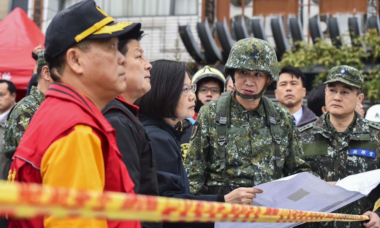 總統蔡英文7日前往花蓮視察地震災情。 圖:總統府提供 總統蔡英文7日前往花蓮視察地震災情。 圖:總統府提供