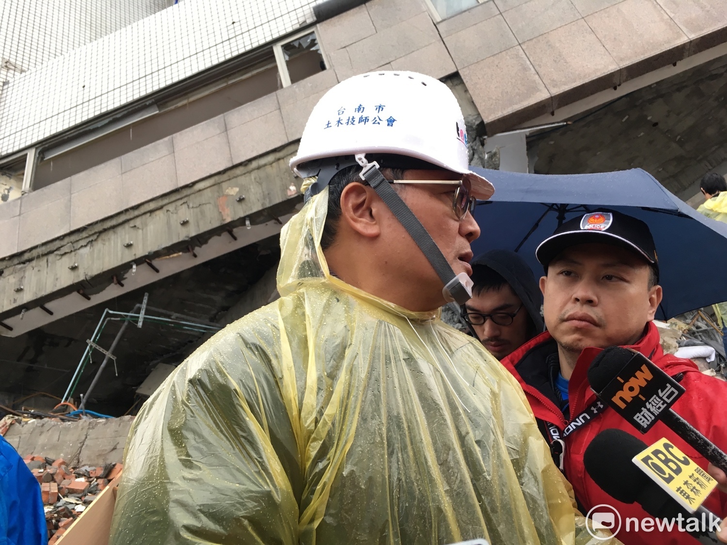 台南維冠大樓搜救行動副總指揮、台南市土木技師公會理事長黃武龍。 圖:黃韋銓/攝 台南維冠大樓搜救行動副總指揮、台南市土木技師公會理事長黃武龍。 圖:黃韋銓/攝