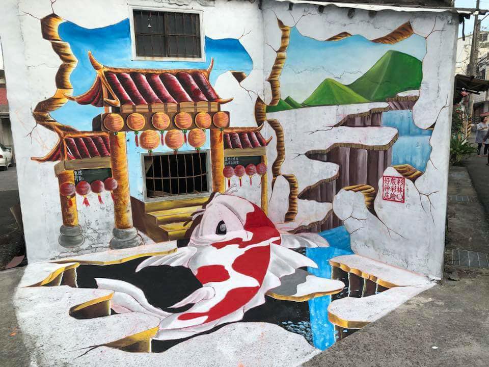 杉林社區裡的還有全國最大的彩繪迷宮「杉林Q版彩繪好神庄」。 圖:杉林q版彩繪好神庒FB粉絲專頁提供 杉林社區裡的還有全國最大的彩繪迷宮「杉林Q版彩繪好神庄」。 圖:杉林q版彩繪好神庒FB粉絲專頁提供
