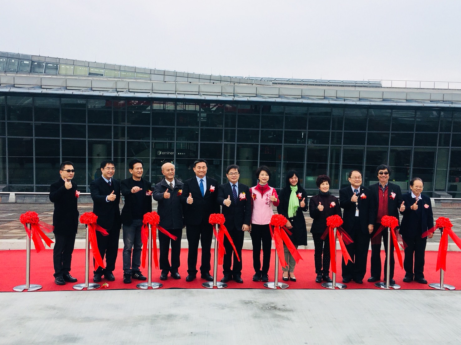 這項工程由台南市政府、台灣高鐵公司及交通部高鐵局通力合作,共同協力規劃與建造高鐵台南站站前廣場增設臨停載客區。 圖:高鐵局/提供 這項工程由台南市政府、台灣高鐵公司及交通部高鐵局通力合作,共同協力規劃與建造高鐵台南站站前廣場增設臨停載客區。 圖:高鐵局/提供