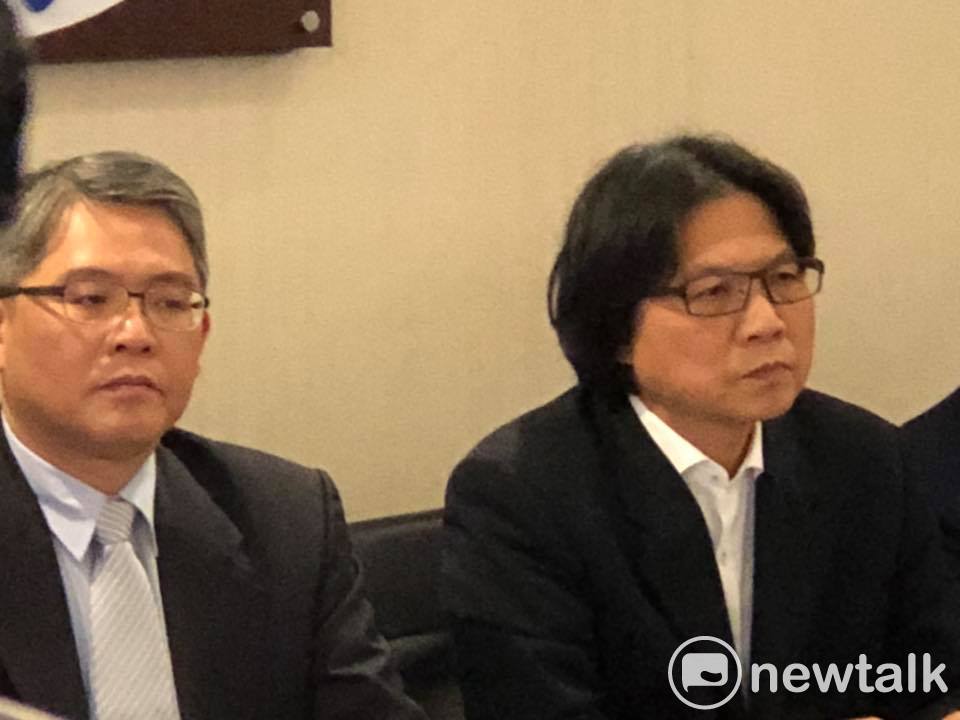 內政部長葉俊榮(右)今(12)天召開記者會。 內政部長葉俊榮(右)今(12)天召開記者會。