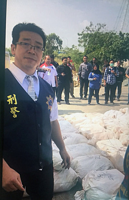 印尼海軍日前在巴淡島海域攔查台灣漁船,查獲一公噸安非他命,此案是台印尼警察合作成果。 印尼海軍日前在巴淡島海域攔查台灣漁船,查獲一公噸安非他命,此案是台印尼警察合作成果。