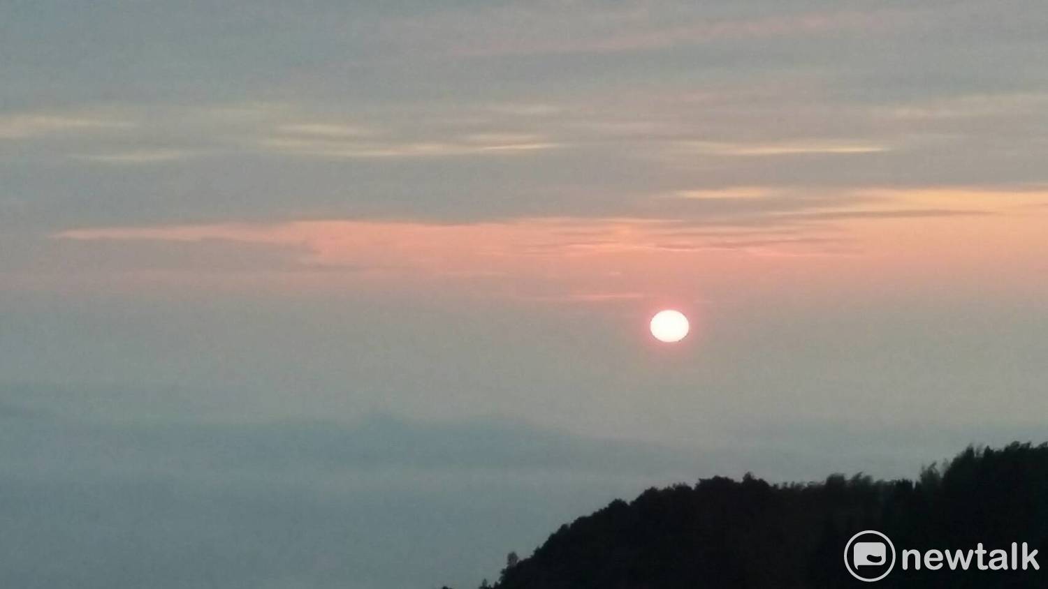 雲嶺之丘的夕陽。 圖 : 謝步智/攝 雲嶺之丘的夕陽。 圖 : 謝步智/攝