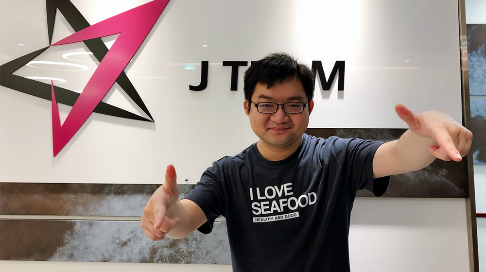 J Team遊戲娛樂近日正式和威傅簽下合約。 J Team遊戲娛樂近日正式和威傅簽下合約。