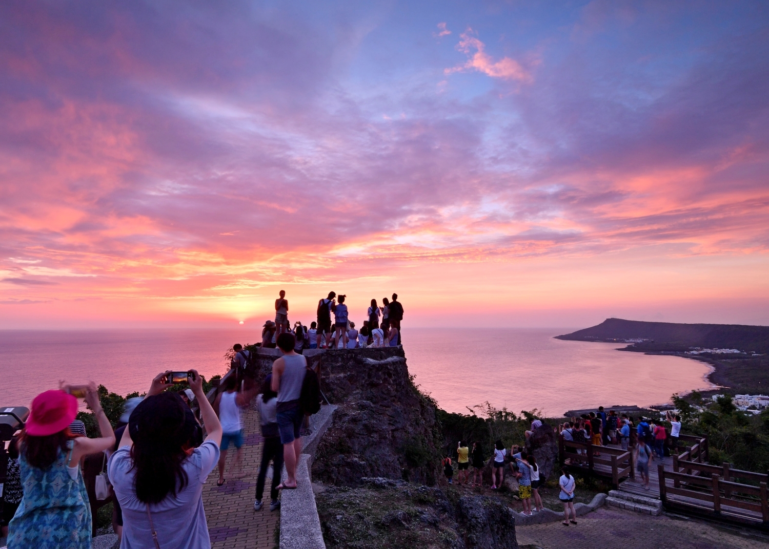關山夕陽,曾獲CNN評選世界十二大夕陽美景之一。 關山夕陽,曾獲CNN評選世界十二大夕陽美景之一。