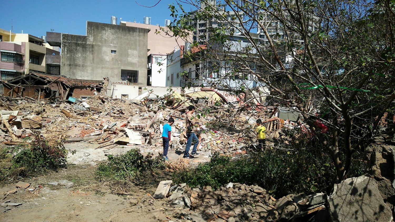 文史工作者王完子呼籲,新竹市要全力守護遭拆除的暫定古蹟─太原第,不要只是喊口號,光讉責沒有用。 圖:康諾錫/提供 文史工作者王完子呼籲,新竹市要全力守護遭拆除的暫定古蹟─太原第,不要只是喊口號,光讉責沒有用。 圖:康諾錫/提供