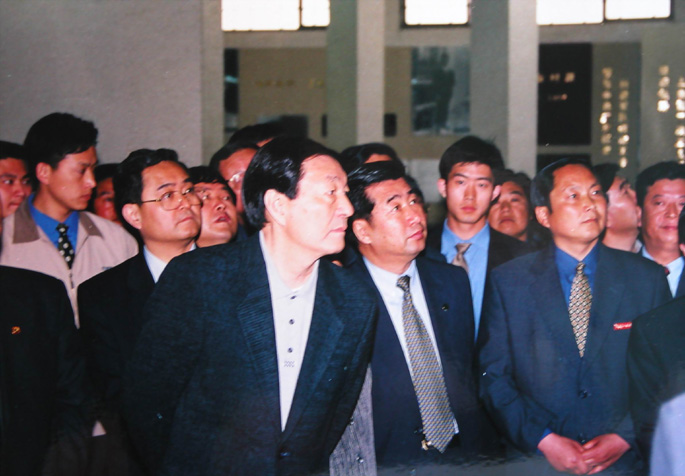 朱鎔基的夫人勞安當年即感慨說:「現在有的部長、省長也在騙老朱。」 圖:翻攝自人民網 朱鎔基的夫人勞安當年即感慨說:「現在有的部長、省長也在騙老朱。」 圖:翻攝自人民網