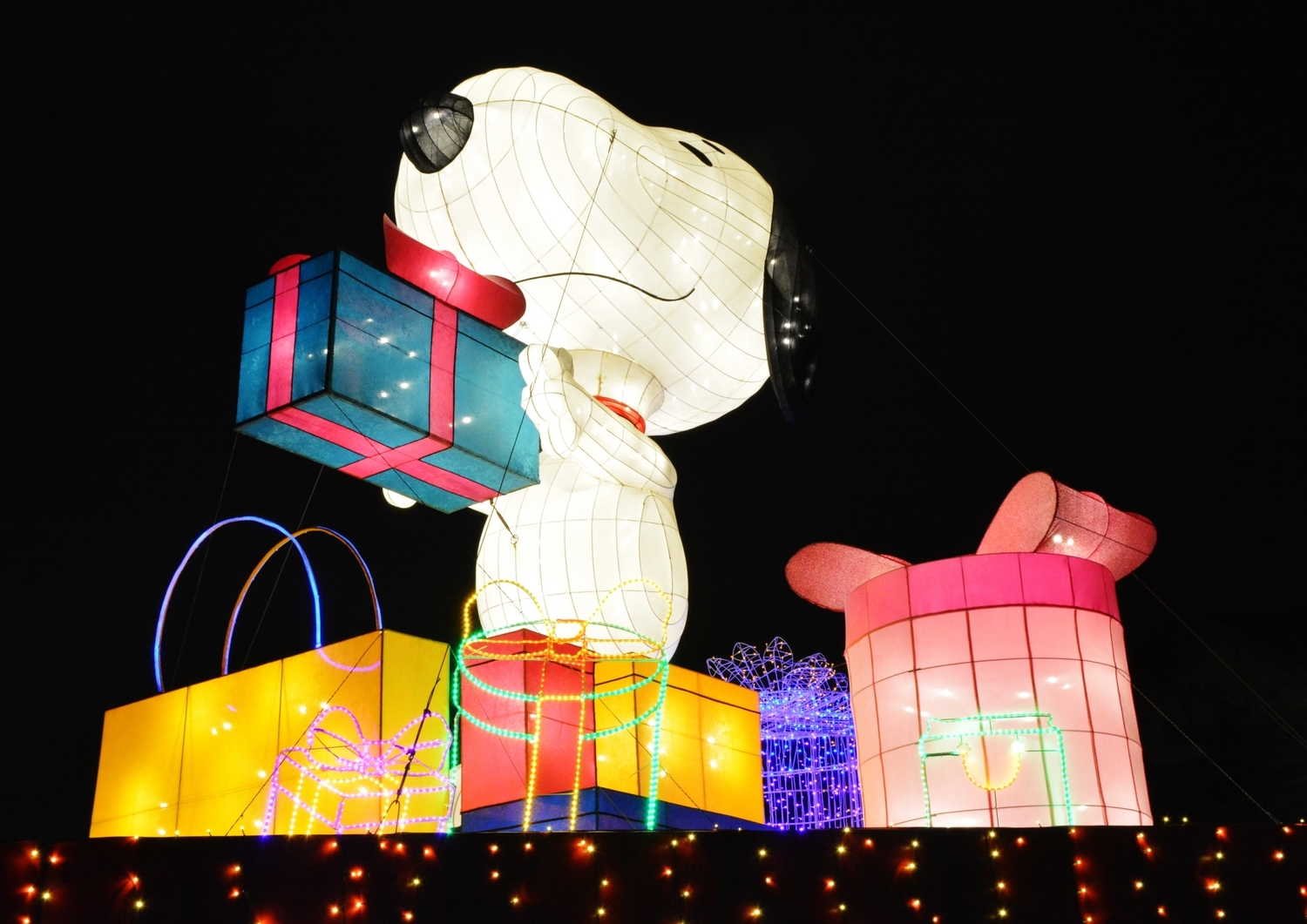 2018桃園燈節主燈史努比(Snoopy)今(21)日點燈一路亮至3月4日。水汴頭燈區 2018桃園燈節主燈史努比(Snoopy)今(21)日點燈一路亮至3月4日。水汴頭燈區