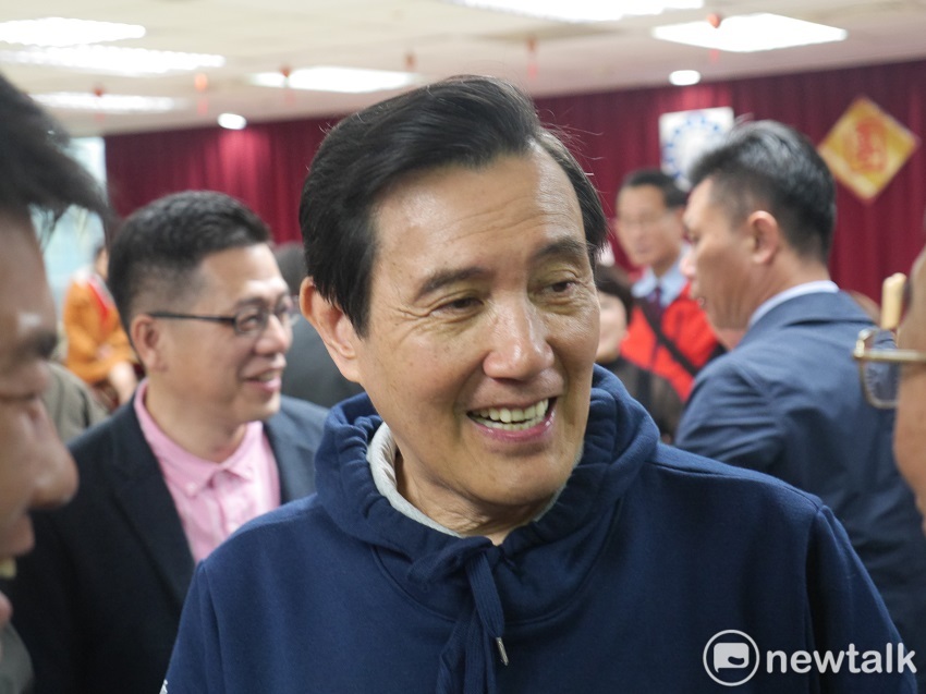 馬英九說,這次一到舊金山就能向國父銅像致意,真是「快慰無比」。因為,他是國父孫中山的頭號粉絲。 馬英九說,這次一到舊金山就能向國父銅像致意,真是「快慰無比」。因為,他是國父孫中山的頭號粉絲。
