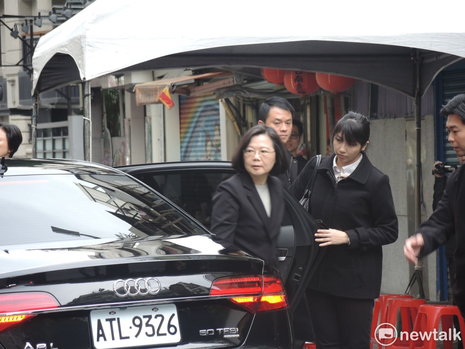 今天是228紀念日第71週年,總統蔡英文今(28)日上午赴義光教會出席追思禮拜。 圖:黃韋銓/攝 今天是228紀念日第71週年,總統蔡英文今(28)日上午赴義光教會出席追思禮拜。 圖:黃韋銓/攝