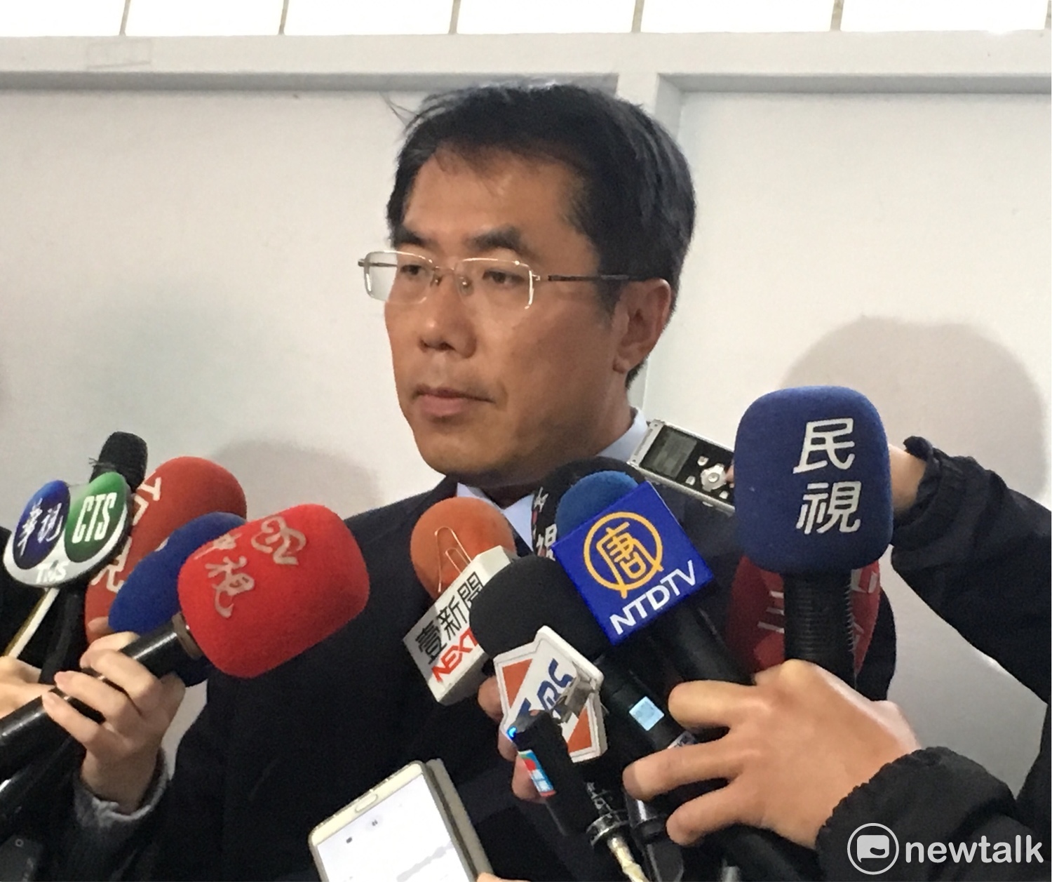 民進黨台南市長初選剛結束,初選大勝的立委黃偉哲原本可以打一場輕鬆的市長選舉,輕取國民黨候選人。 圖:黃韋銓/攝 民進黨台南市長初選剛結束,初選大勝的立委黃偉哲原本可以打一場輕鬆的市長選舉,輕取國民黨候選人。 圖:黃韋銓/攝
