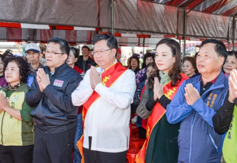 桃園市政府今(11)日上午在觀音區舉辦「遊藝樂活淨灘趣」觀音區全國客家日慶祝活動。有許多社區、里辦公室、水環境巡守隊共同參與,透過淨灘活動,讓美好的海洋生態獲得最大的保護,讓漁業得以永續發展。 桃園市政府今(11)日上午在觀音區舉辦「遊藝樂活淨灘趣」觀音區全國客家日慶祝活動。有許多社區、里辦公室、水環境巡守隊共同參與,透過淨灘活動,讓美好的海洋生態獲得最大的保護,讓漁業得以永續發展。