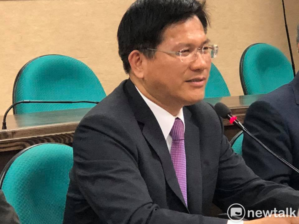 林佳龍表示市府將積極促成中央機關遷都中部。 林佳龍表示市府將積極促成中央機關遷都中部。