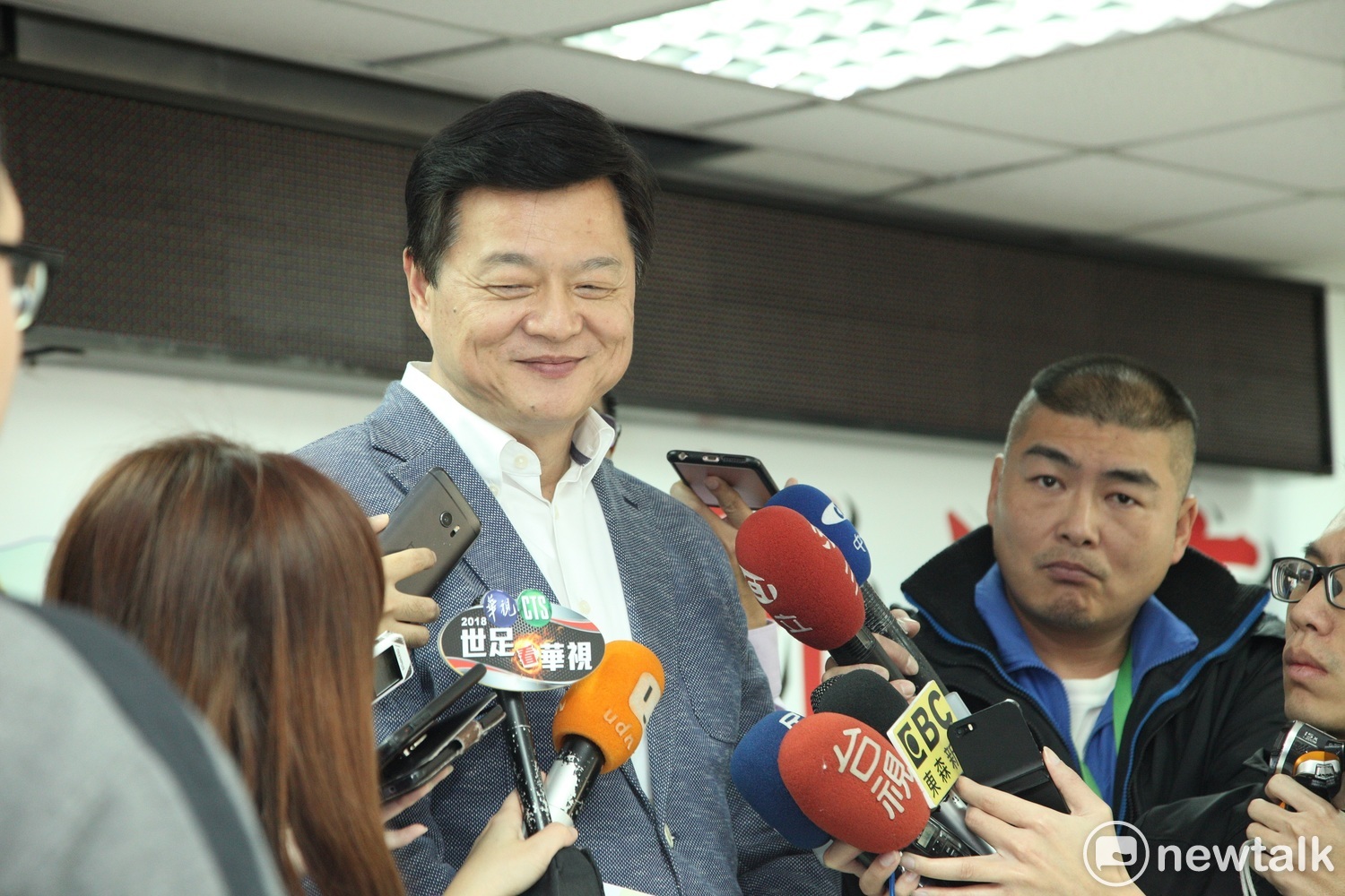 周錫瑋認為原則上黨中央應該會同意將參選提名的時間延至4月8日。 圖: 林昀真/攝 周錫瑋認為原則上黨中央應該會同意將參選提名的時間延至4月8日。 圖: 林昀真/攝