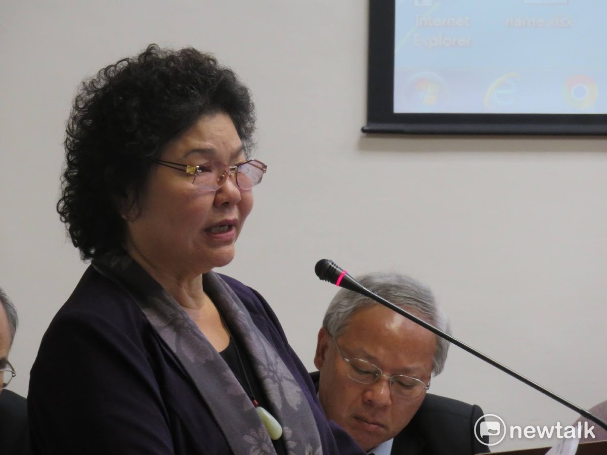 對於是否將在訪美行程後,接任總統府秘書長一職? 陳菊表示,還有許多部分尚未討論,也提到任何考量沒有個人問題。 對於是否將在訪美行程後,接任總統府秘書長一職? 陳菊表示,還有許多部分尚未討論,也提到任何考量沒有個人問題。
