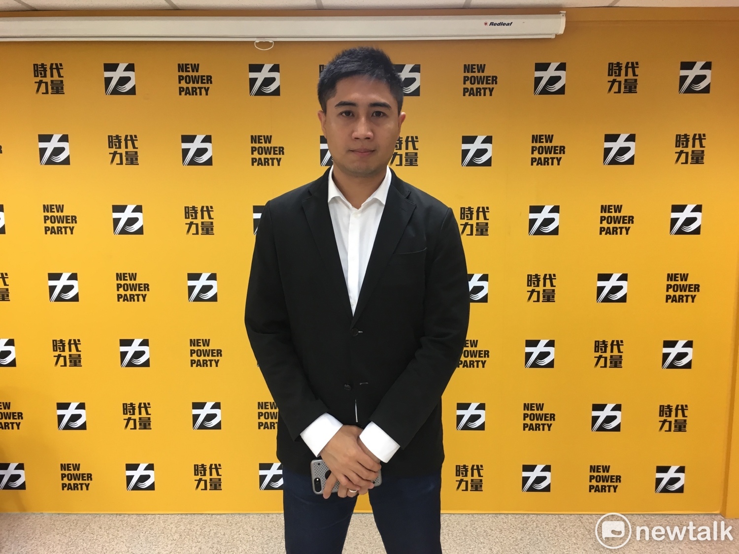 年底縣市長選舉將至,被問到台北市長一戰,時代力量是否會自推人選?發言人李兆立今(13)日明確表示,時代力量無法贊成台北市長柯文哲「兩岸一家親」等說法,因此會慎重考慮自推人選 年底縣市長選舉將至,被問到台北市長一戰,時代力量是否會自推人選?發言人李兆立今(13)日明確表示,時代力量無法贊成台北市長柯文哲「兩岸一家親」等說法,因此會慎重考慮自推人選
