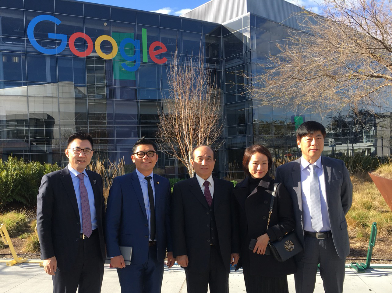 國民黨籍立委江啓臣 (左)王金平(中)及許毓仁拜訪谷歌Google總部。 國民黨籍立委江啓臣 (左)王金平(中)及許毓仁拜訪谷歌Google總部。