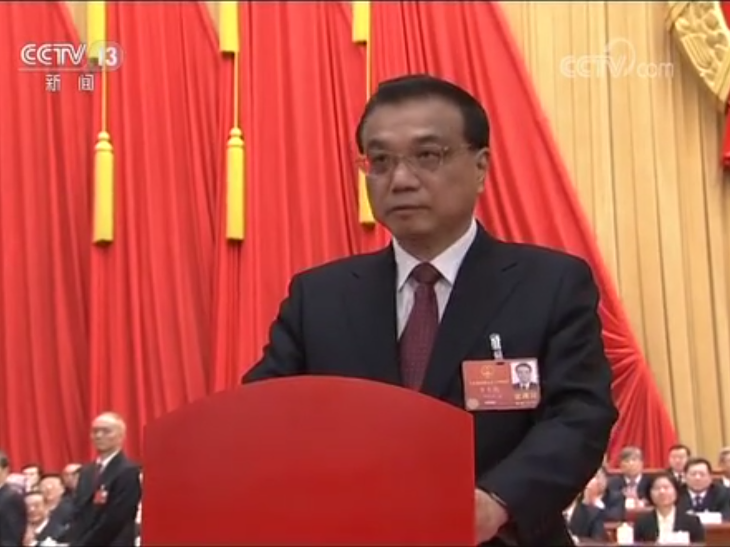「這當然也意味著李克強(如圖)被進一步邊緣化」,美國邁阿密大學中國政治研究學者金德芳(June Teufel Dreyer)指出,「在聚集了這麼大的權力之後,習近平應該會需要一個他可以完全信任的老部下」。 圖:翻攝自央視畫面 「這當然也意味著李克強(如圖)被進一步邊緣化」,美國邁阿密大學中國政治研究學者金德芳(June Teufel Dreyer)指出,「在聚集了這麼大的權力之後,習近平應該會需要一個他可以完全信任的老部下」。 圖:翻攝自央視畫面