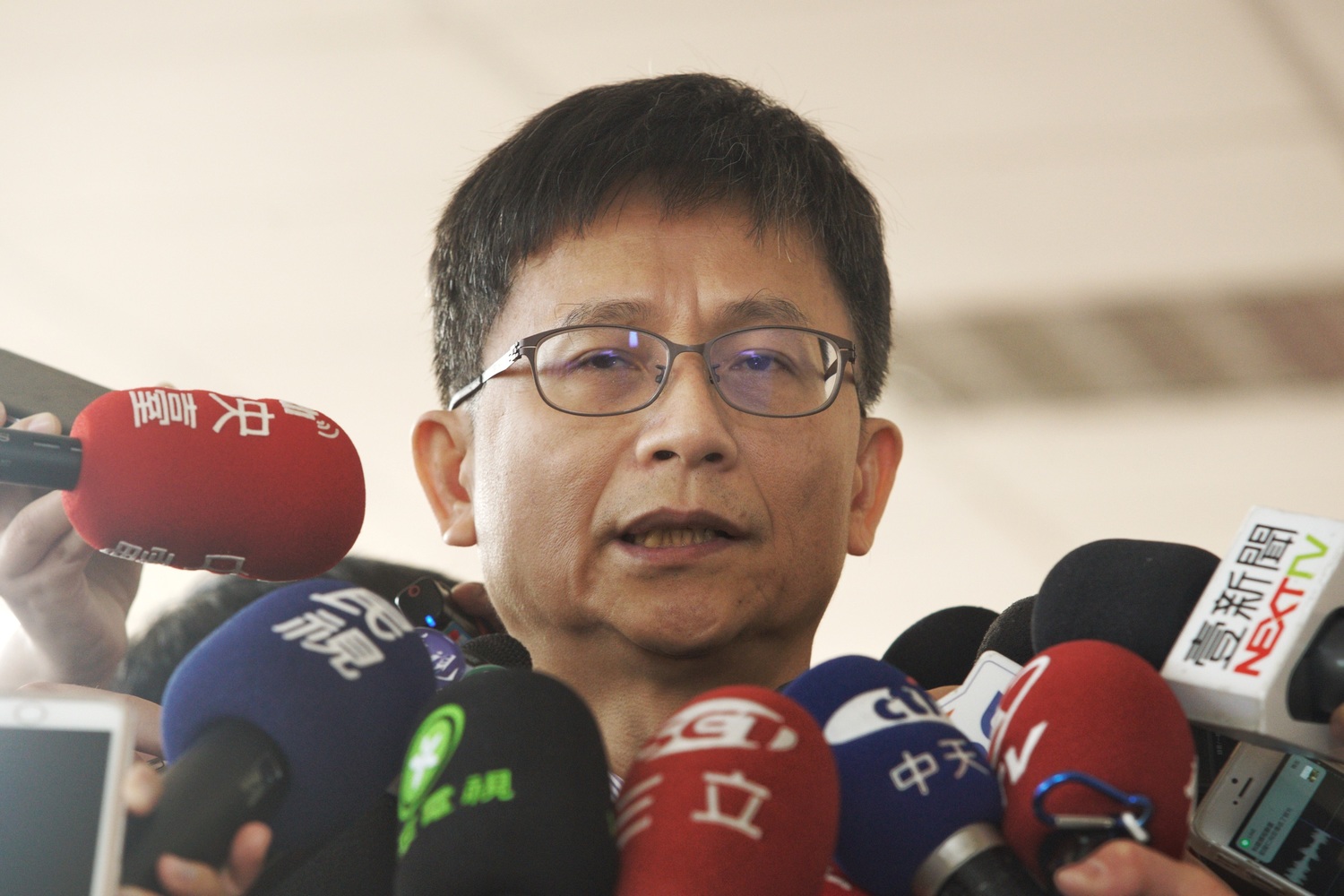 環保署副署長詹順貴19日赴立法院衛環委員會,就「深澳火力發電廠擴建環評計畫,對北北基及全台空氣品質造成嚴重之污染與影響」進行報告與備詢。 圖:張良一/攝 環保署副署長詹順貴19日赴立法院衛環委員會,就「深澳火力發電廠擴建環評計畫,對北北基及全台空氣品質造成嚴重之污染與影響」進行報告與備詢。 圖:張良一/攝
