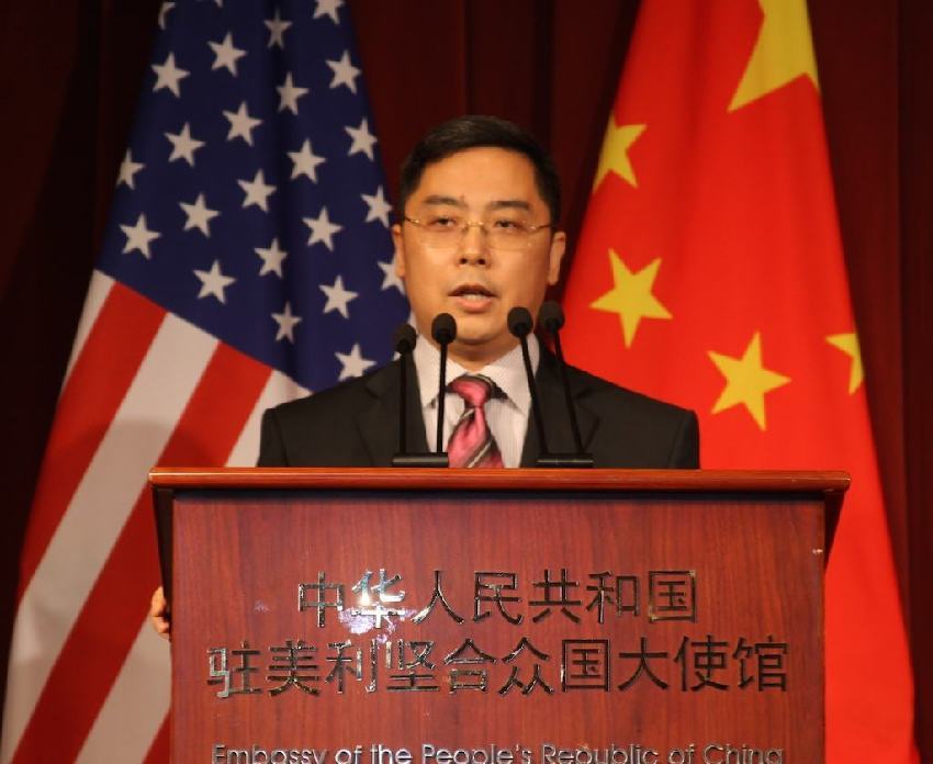 中國駐美公使李克新表示,台灣旅行法違反「一中原則」與三公報,一中原則是兩岸與中美關係政治基礎,不容交易。 圖 : 翻攝自Q博士 中國駐美公使李克新表示,台灣旅行法違反「一中原則」與三公報,一中原則是兩岸與中美關係政治基礎,不容交易。 圖 : 翻攝自Q博士