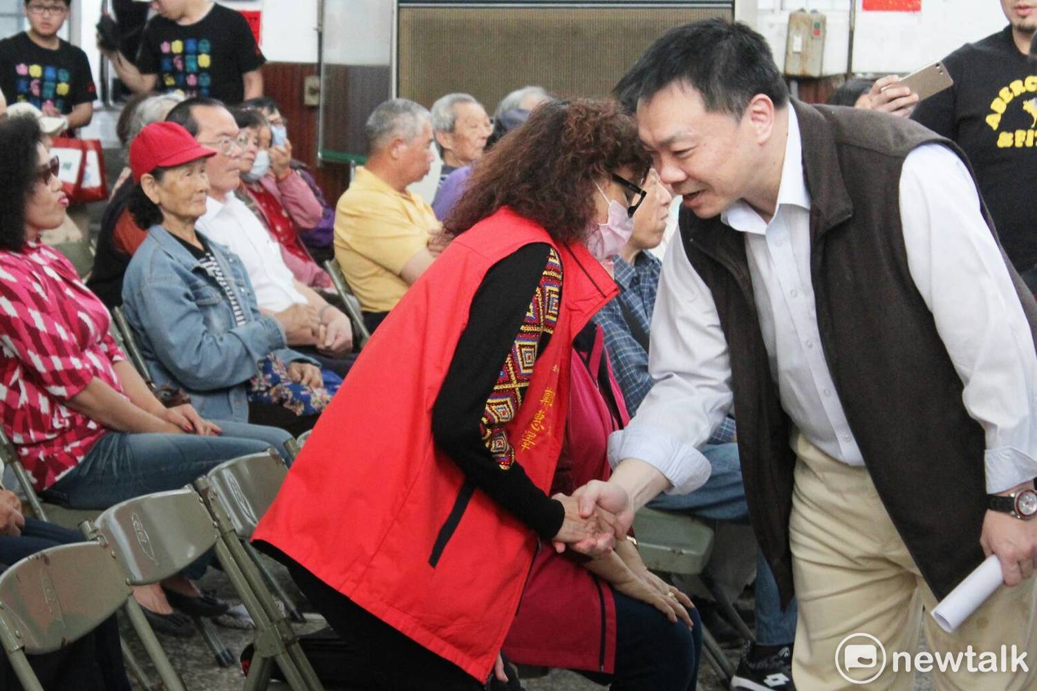 國民黨台南市議會黨團舉行記者會要求市府凍漲房屋稅,台南市長參選人高思博也呼應多位泛綠市議員凍漲房屋稅的訴求。 圖 : 黃博郎/攝 國民黨台南市議會黨團舉行記者會要求市府凍漲房屋稅,台南市長參選人高思博也呼應多位泛綠市議員凍漲房屋稅的訴求。 圖 : 黃博郎/攝