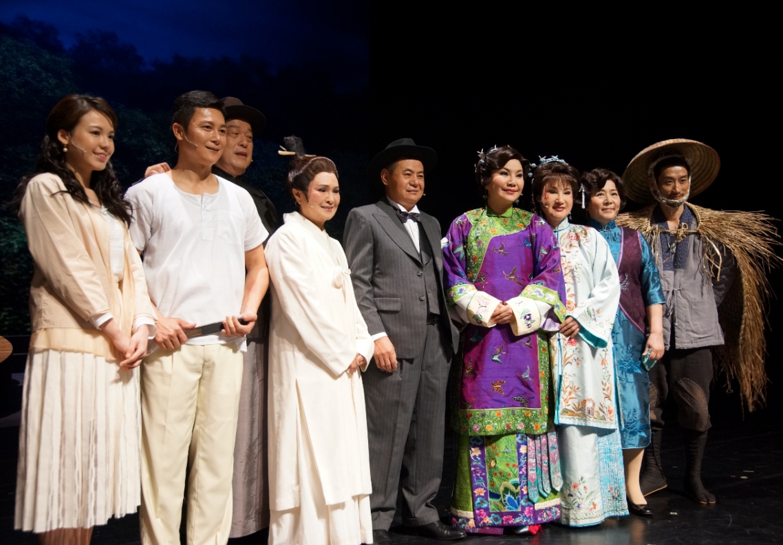 《月夜情愁》集結戲曲、影視、舞台劇等各領域的頂尖演員。 圖/國立傳統藝術中心提供 《月夜情愁》集結戲曲、影視、舞台劇等各領域的頂尖演員。 圖/國立傳統藝術中心提供