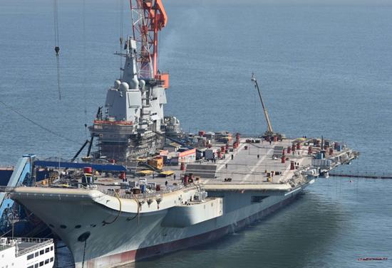 中國首艘國產航空母艦「山東」號才下水試航,就傳出第二艘自製航母也將亮相。 中國首艘國產航空母艦「山東」號才下水試航,就傳出第二艘自製航母也將亮相。